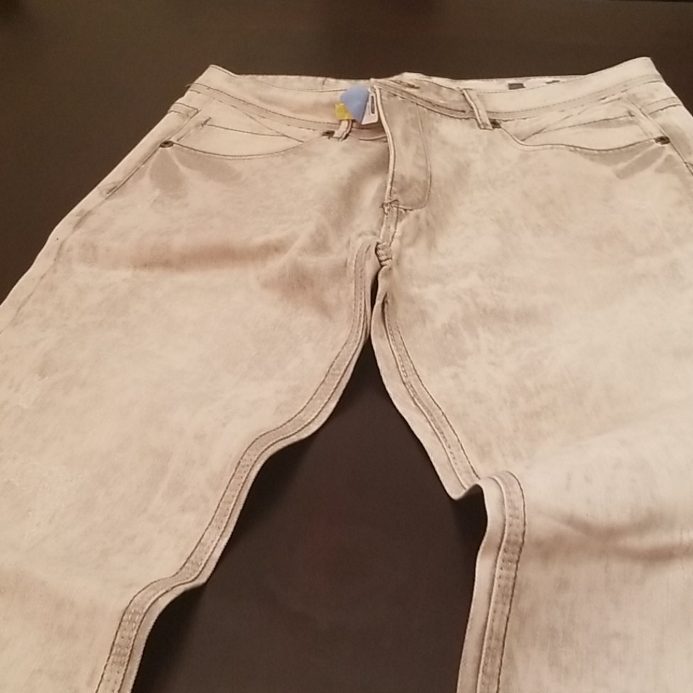Jeans - Picture 2 of 3